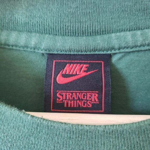 NIKE Stranger Things T Shirt Mens Size M Hawkins High School Green Tee CK2342 - Picture 3 of 9
